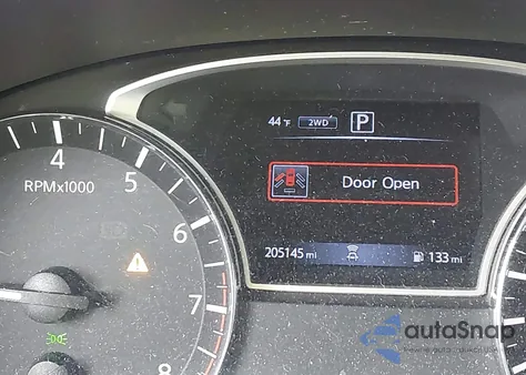 2018 Nissan Pathfinder S z USA, uszkodzony, nr VIN 5N1DR2MM7JC620873